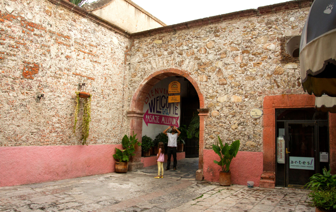 CDR San Miguel Christies - Pasaje Allende